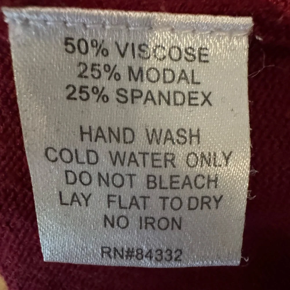 Elegant Burgundy Crew Neck Sweater - Picture 5 of 7